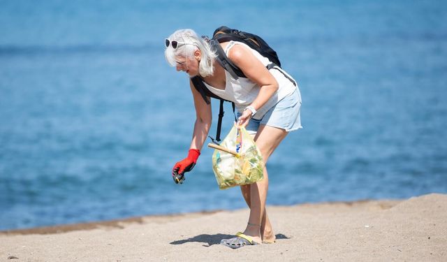 Dikili’de Dünya Çevre Günü’nde sahil temizliği