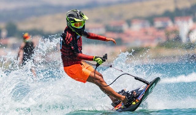 Dünya Motosurf Şampiyonası İzmir'de başladı!