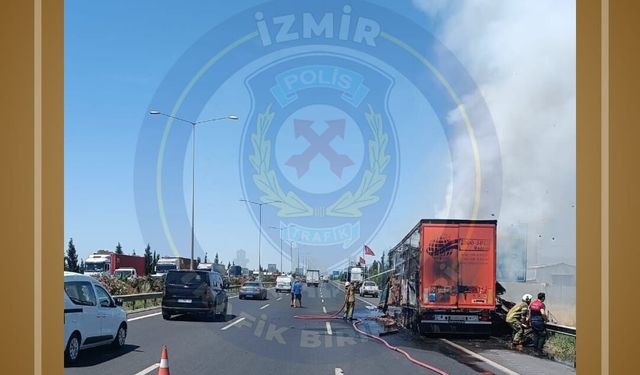 İzmir otoyolunda araç yangını