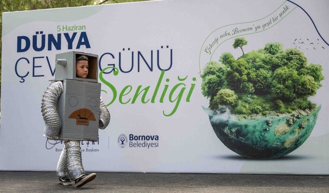 Atıklar podyuma çıktı, Bornova çevre için yürüdü!
