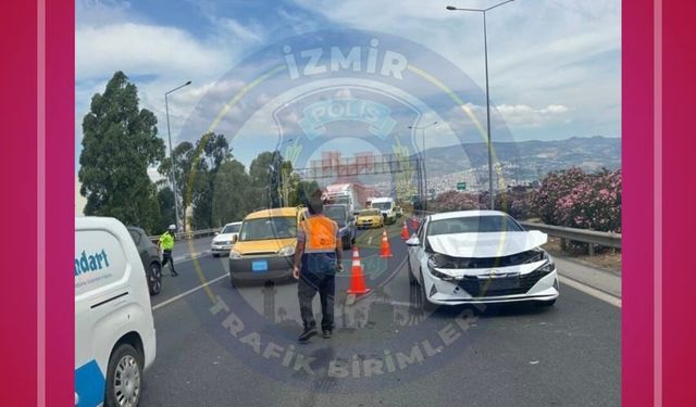 İzmir otoyolunda kaza: Pınarbaşı Kavşağı'nda trafik durma noktasına geldi
