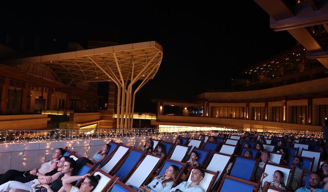 İstinyePark İzmir'de açık hava sineması sezonu başladı