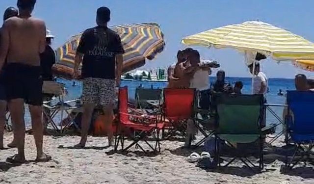 Çeşme’de plaj tartışması büyüdü: Şemsiye kavgası kamerada