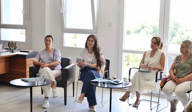 Başkan Lâl Denizli, Halk Günü'nde vatandaşların taleplerini dinledi