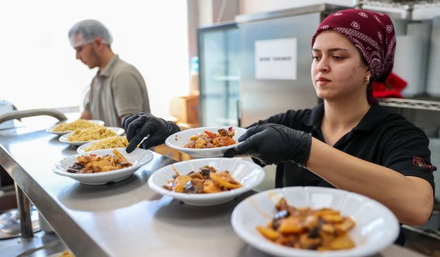 Buca'da ekonomik krize karşı sıcak destek