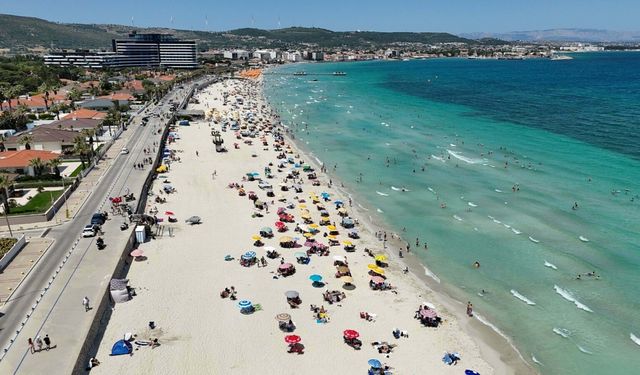 Çeşme'de hafta sonu yoğunluğu: Nüfus yarım milyona ulaşıyor!