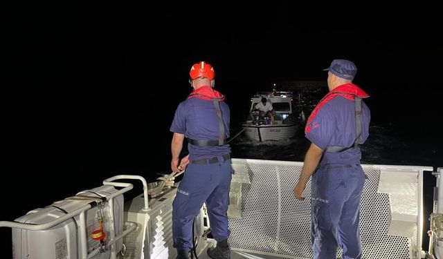 Çeşme açıklarında sürüklendiler: 3 kişi kurtarıldı!