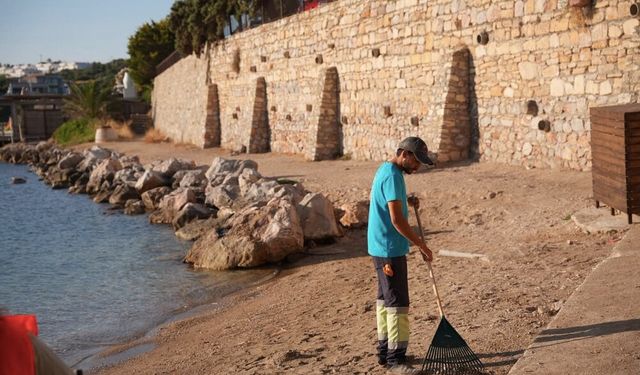 Çeşme'de yaz yoğunluğu çöp miktarını ikiye katladı