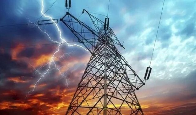 İzmir'in 15 ilçesinde saatler sürecek elektrik kesintisi!
