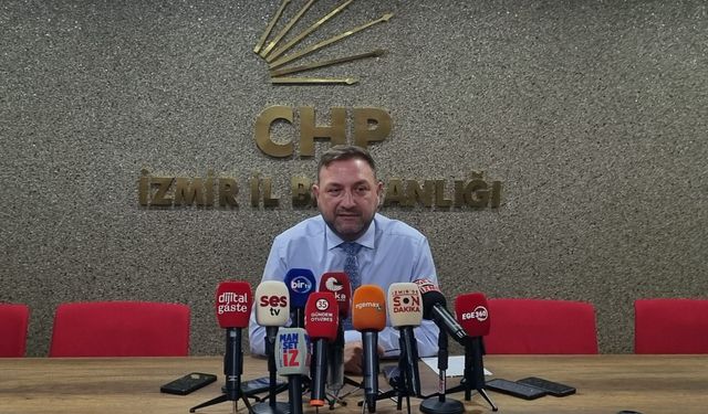Gümrükçü'den İzmir'de sert mesaj: 'Elitler gitti, emekçiler burada kaldı'