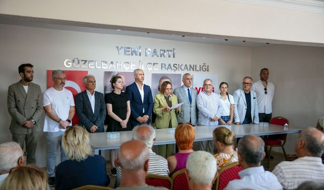 Güzelbahçe'de CHP'den toplu istifa: 11 meclis üyesi Yeni Parti'ye geçti