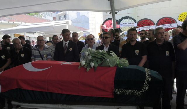İzmir basınının acısı büyük: “Baba” lakaplı duayen gazeteci Çetin Gürel son yolculuğuna uğurlandı