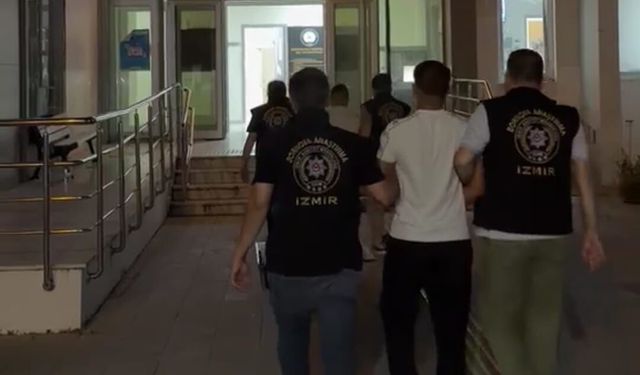 İzmir'de narkotik darbesi: 280 bin sentetik ecza ele geçirildi