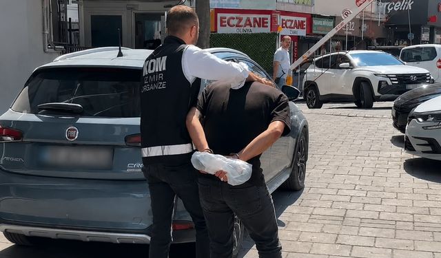 Torbalı’da oto galeriyi kurşunlayan 2 şüpheli tutuklandı!