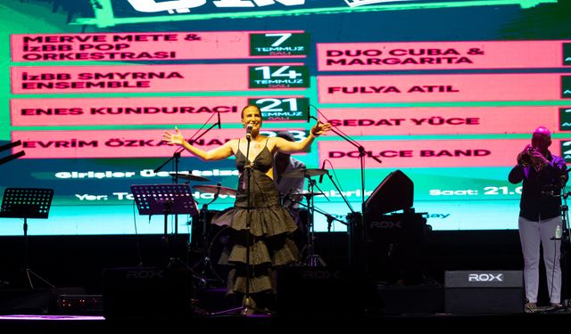 İzmir'de ücretsiz konserlere yoğun ilgi! Çimler doldu taştı