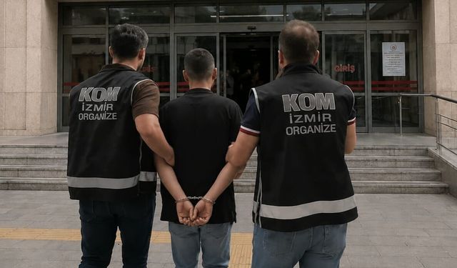 İzmir'de operasyon: Kaçak cephaneliğe baskın
