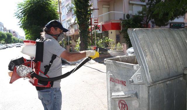 Karşıyaka'da haşere ve sivrisineğe karşı ilaçlama seferberliği