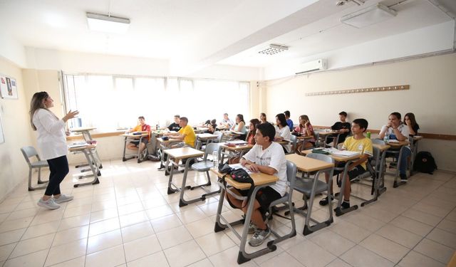 Karşıyaka’da LGS tercih maratonuna rehberlik desteği