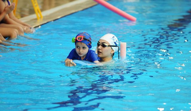 Karşıyaka Yaz Spor Okulları'na yoğun katılım