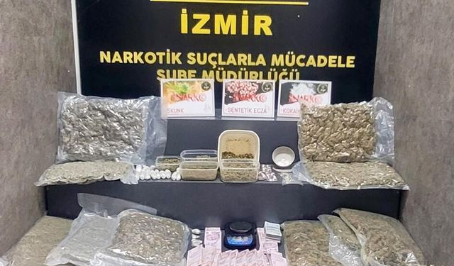 Karşıyaka’da zula patladı: Kilo kilo zehir yakalandı!