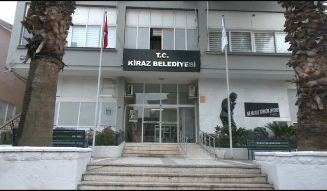 Kiraz Belediye Başkanı Nasuh Coşkun CHP'den istifa ediyor