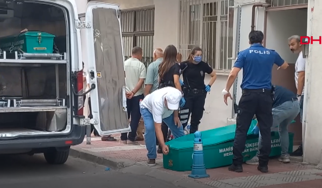 Korkunç gerçek kokusuyla ortaya çıktı: Kardeşinin ölüsüyle 2 gün yaşadı!