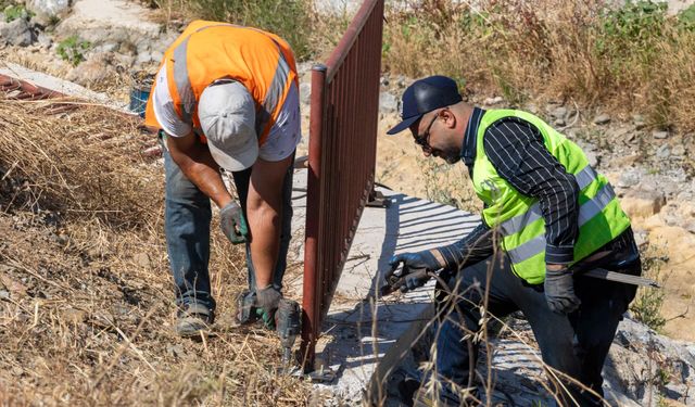 İzmir Büyükşehir'den Seferihisar'da sel mesaisi