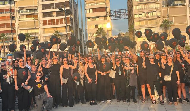 İzmir'de sessiz yürüyüşte vicdan çağrısı