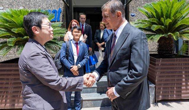 Singapur Büyükelçisi İzmir’de: Gündemde EXPO 2027 var