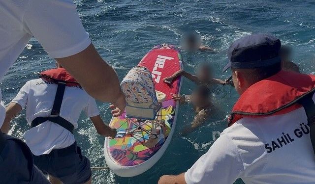 Ege'de can pazarı: Dalgaların sürüklediği 5 sörfçü kurtarıldı!