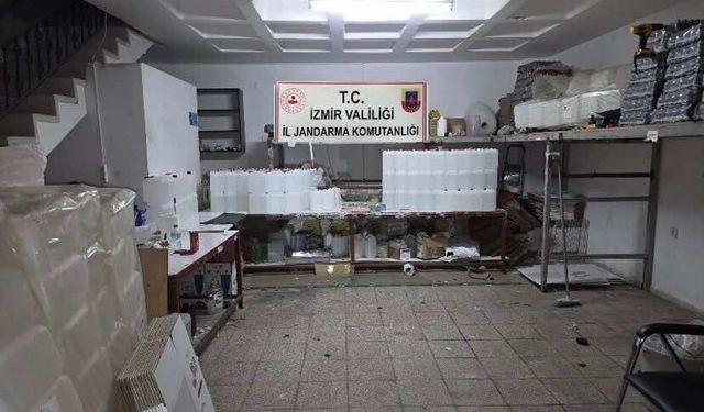 İzmir'de kaçak alkol ve tütüne dev operasyon!