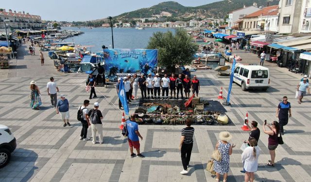 Foça'da deniz temizliği seferberliği: Çıkan atıklar sergileniyor