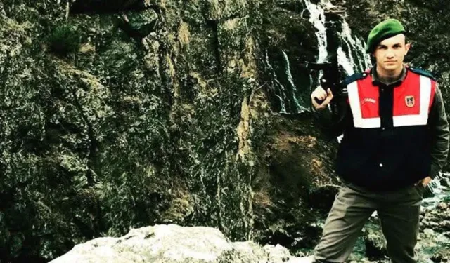 Bornova'da görev yapan uzman çavuşun acı sonu! Amcasının kullandığı araçla çarpıştı!