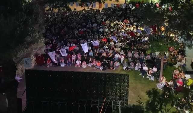 BAYRAKLI'DA AÇIK HAVA SİNEMA GÜNLERİ DEVAM EDİYOR