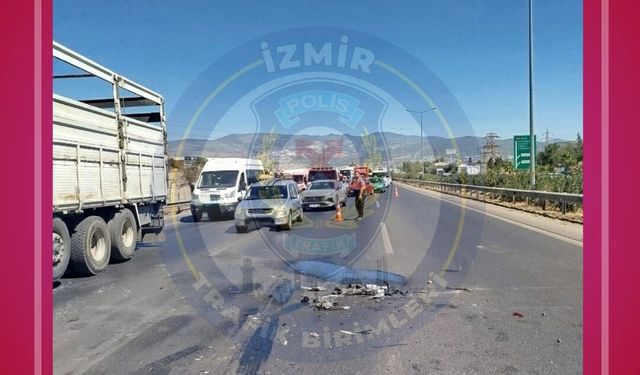 Bornova-Buca yönünde feci kaza: Kilometrelerce araç kuyruğu!