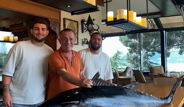 Ali Ağaoğlu’nun dev orkinosu İzmir’den