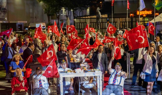 Zafer coşkusu Abide-i Hürriyet’te!