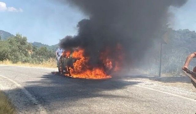 Yolda ilerlerken alevlere teslim oldu!