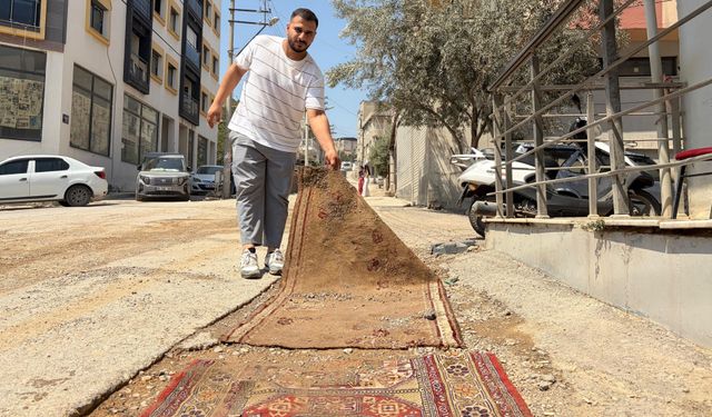 Bayraklı’da bozuk yollar mahalleliyi isyan ettirdi
