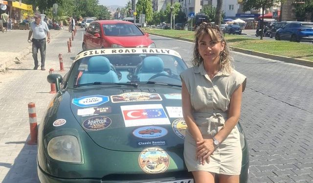 Anadolu Dostluk Rallisi ekibi Selçuk'ta öğrencilerle buluştu