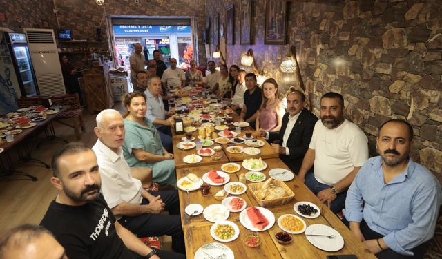 Kemeraltı’nda gelecek masada!