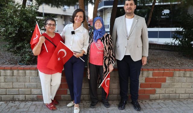 Karabağlar 30 Ağustos'ta bayraklarla donatıldı
