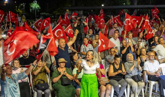 Bornova’da Zafer coşkusu Büyükpark’ı doldurdu