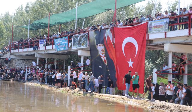 Denizli’de 853 yıllık gelenek: Koçlar Menderes’e atladı