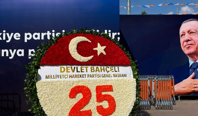 AK Parti’nin 25’inci yılına Bahçeli’den çiçekli mesaj