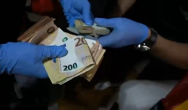 UltraAslan liderinin evinden servet çıktı!!