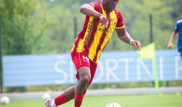 Göztepe’de Sinclair Armstrong taraftardan tam not aldı
