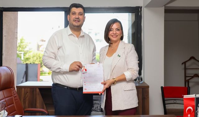 Karabağlar Belediye Başkanı YENİ Parti'ye katıldı!