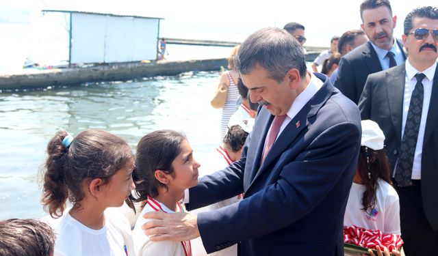 Bakan Tekin’den İzmir’de kritik mesaj