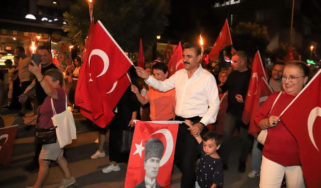 Dikili’de 30 Ağustos coşkusu meydanlara taştı